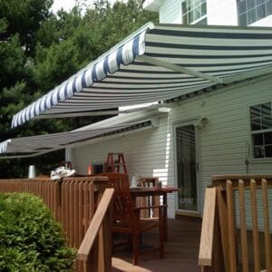 Bạt che nắng mưa dạng mái hiên