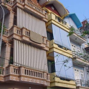 Lap bat che nang mua cho ban cong nha tang nha pho chung cu