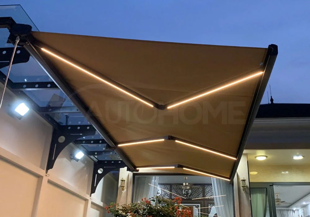 Bạt che nắng mưa dạng mái hiên